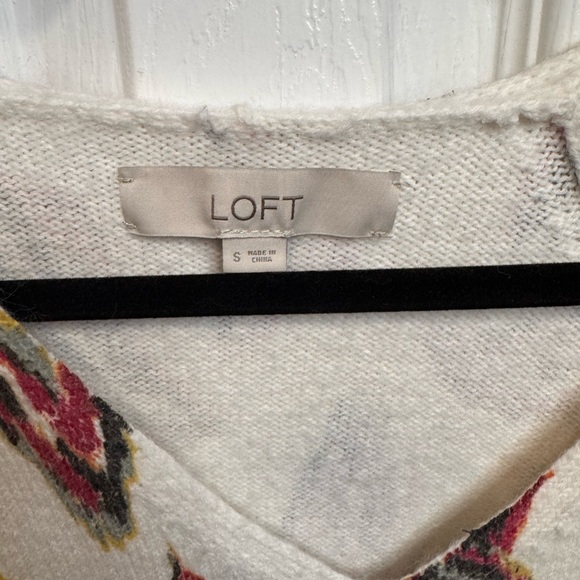 LOFT Women's V-Neck Sweater with Paisley Design Long Sleeve Size Small oversized - Picture 3 of 12